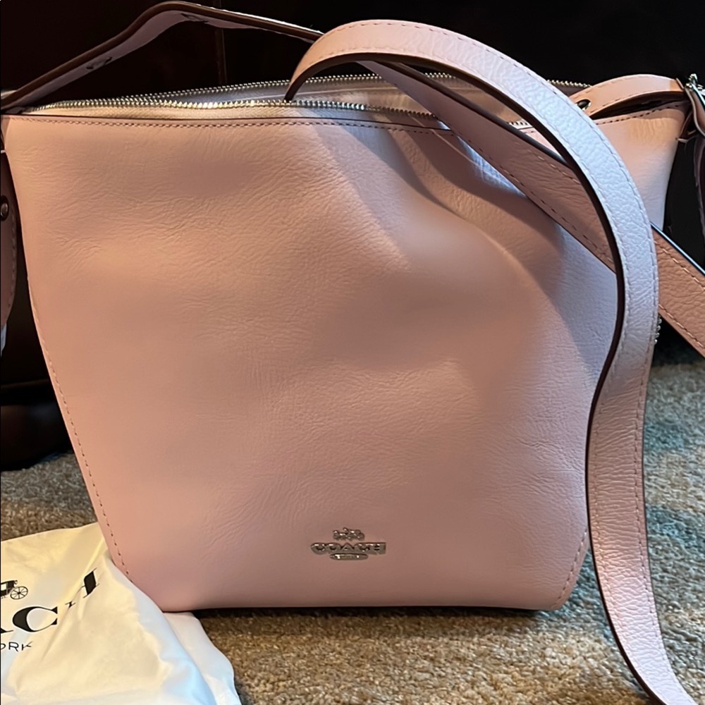 Coach Pink Shoulder Bag with Elegant Design